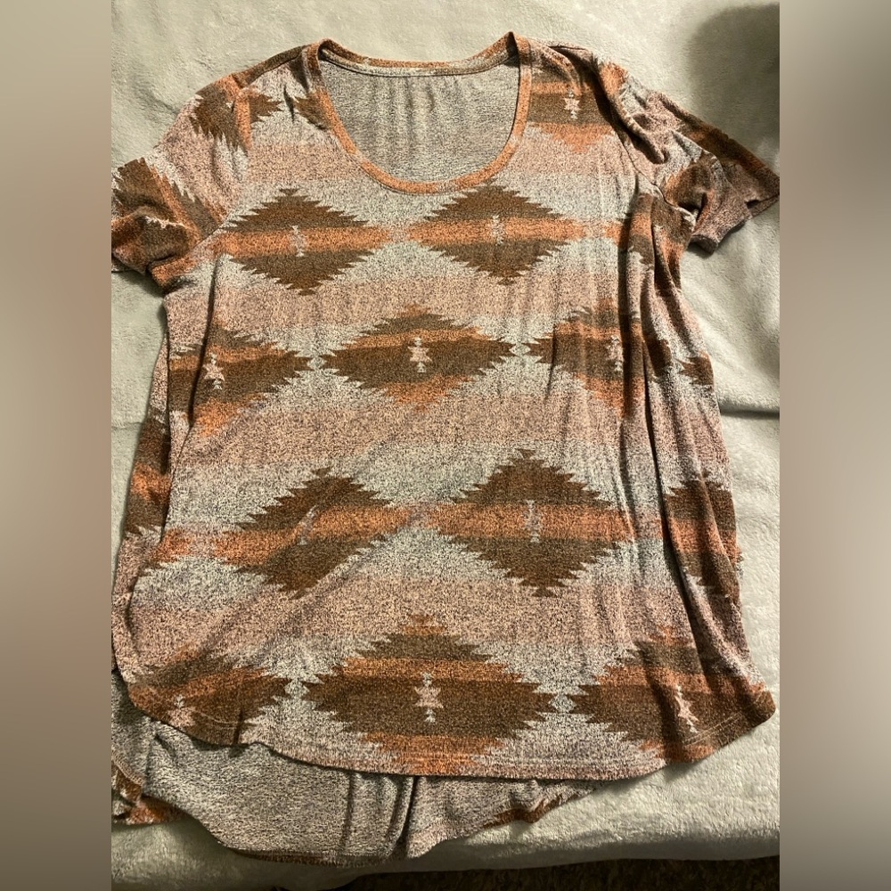 SouthwestPattern Short Sleeve Top
Maurice's 24/7 tee size 2X